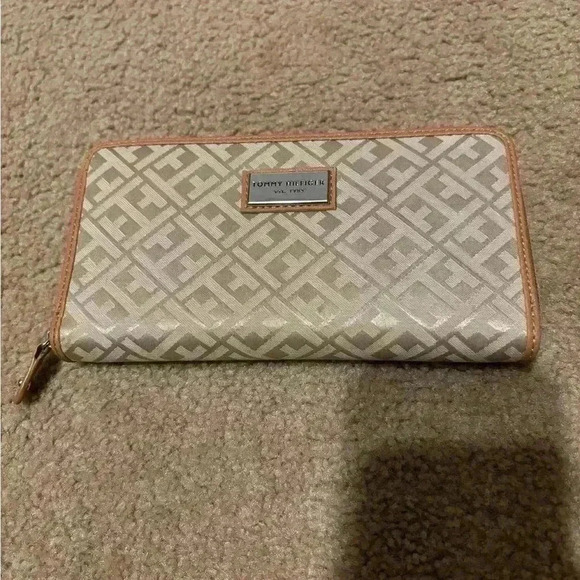 Tommy Hilfiger Handbags - Brand new Tommy Hilfiger wallet